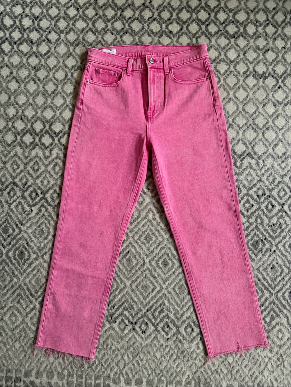 Gap high rise cheeky straight leg jeans, size 8R. Bright pink